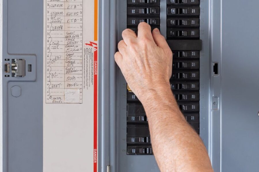 breaker box repair should be done by professional electricians